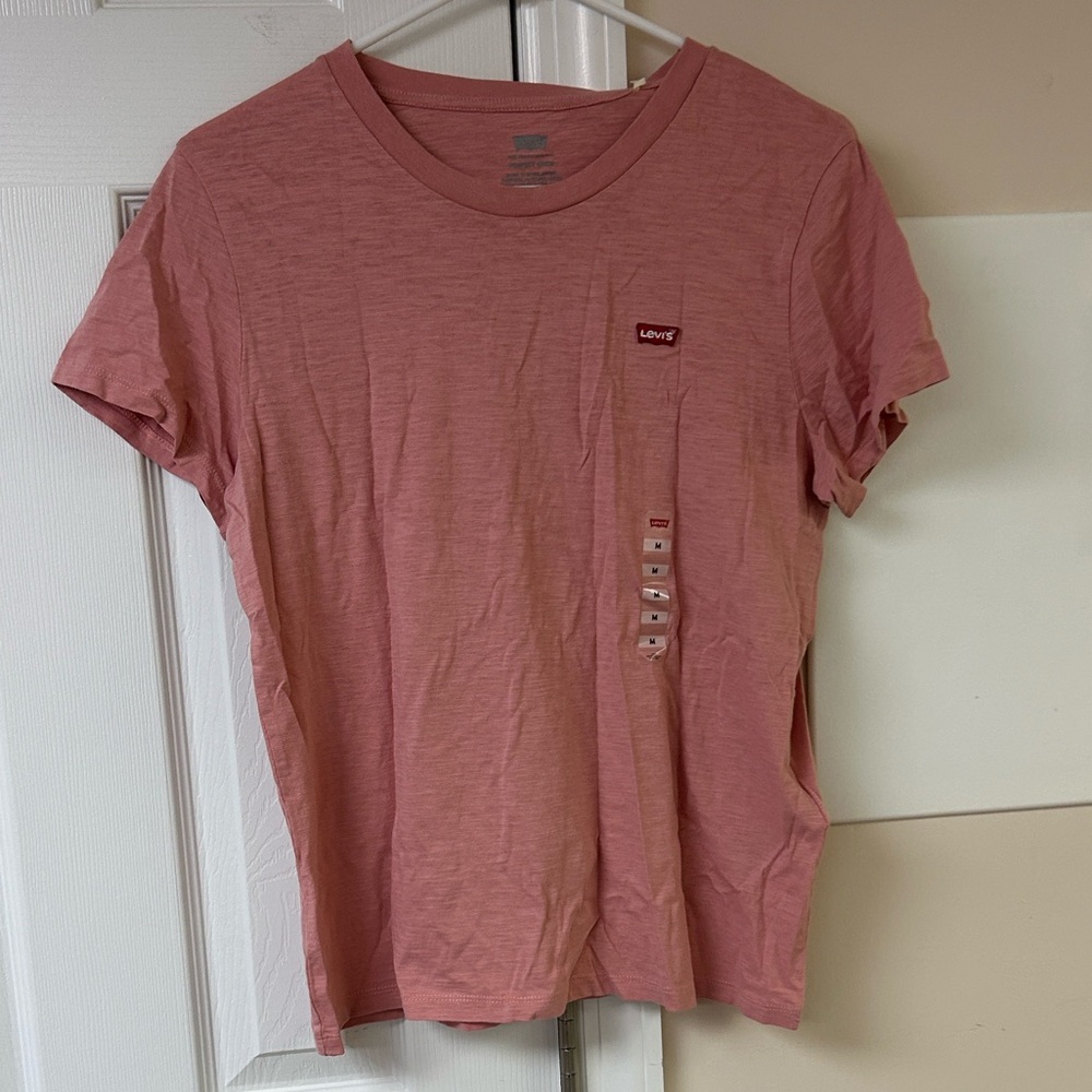 NWT Levi’s The Perfect Crew Tee
